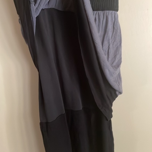 Sleeveless mini - Picture 2 of 5